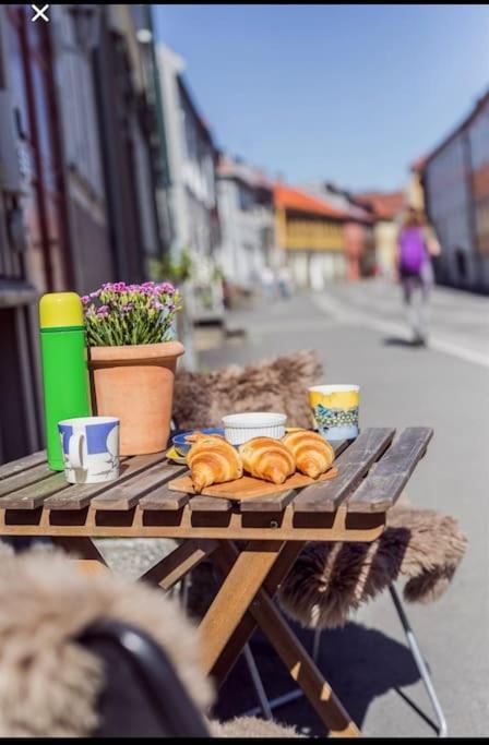 Nydelig Leilighet I Bakklandet Trondheim Buitenkant foto